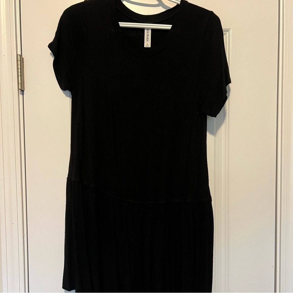 Black Short Sleeve Top